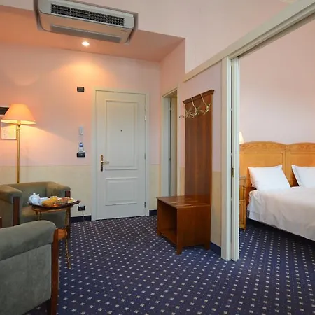 Hotel Roma E Rocca Cavour