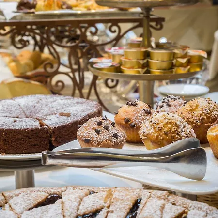 Hotel Roma E Rocca Cavour 3*