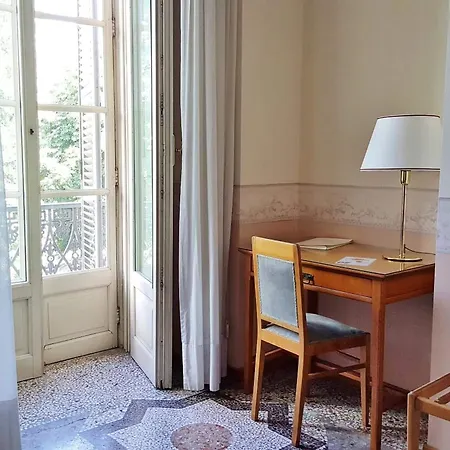 Hotel Roma E Rocca Cavour 3*