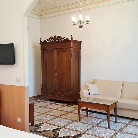 Roma E Rocca Cavour 3*