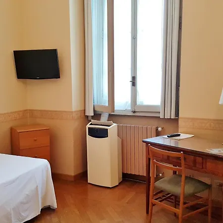 Roma E Rocca Cavour Turyn