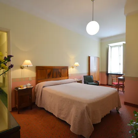 Hotel Roma E Rocca Cavour