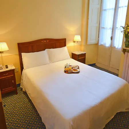 Roma E Rocca Cavour Hotel 3*