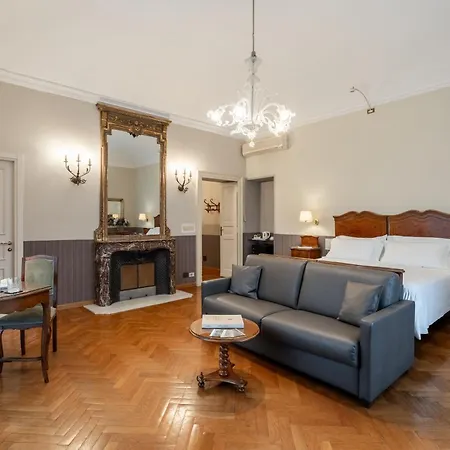 Hotel Roma E Rocca Cavour