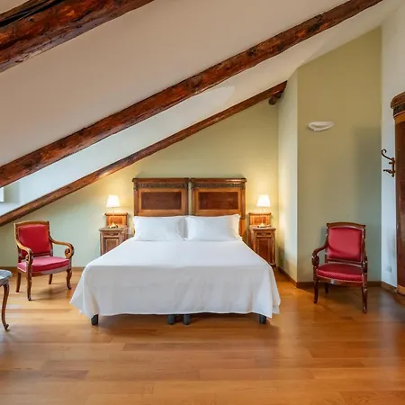 Roma E Rocca Cavour Hotel
