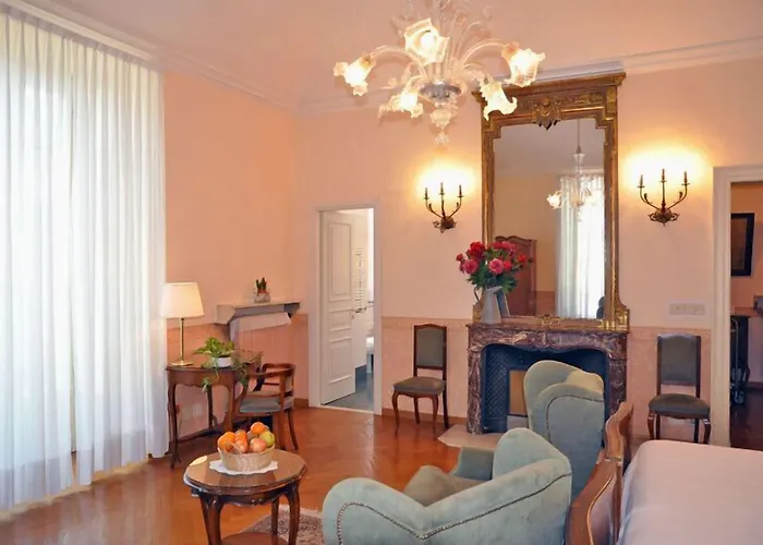 Roma E Rocca Cavour Hotel 3*