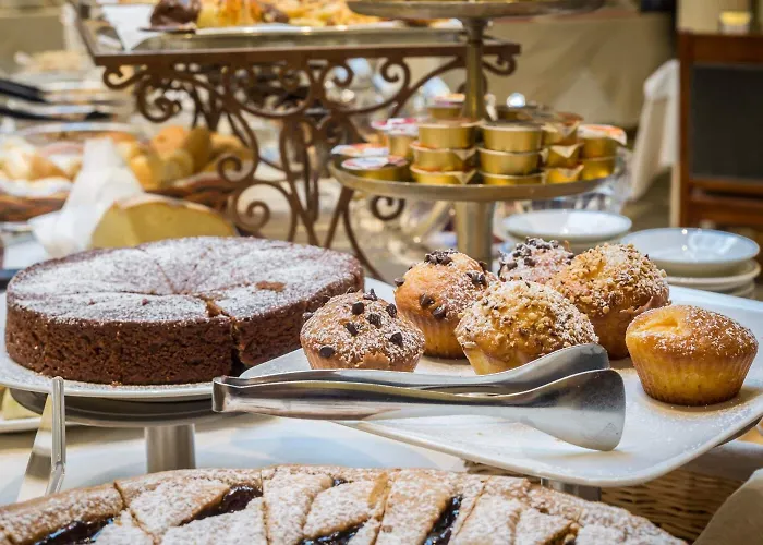 Hotel Roma E Rocca Cavour 3*