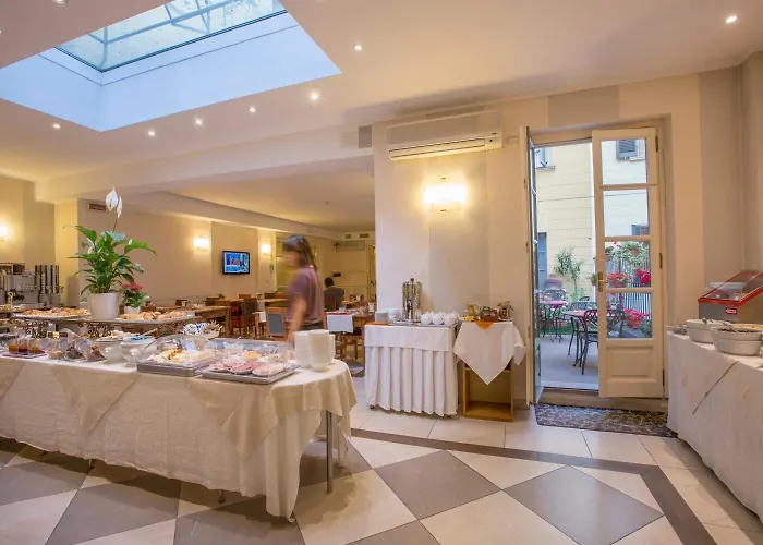 Roma E Rocca Cavour 3*