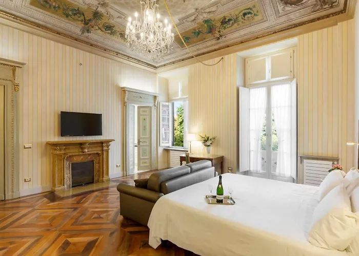 Roma E Rocca Cavour 3*