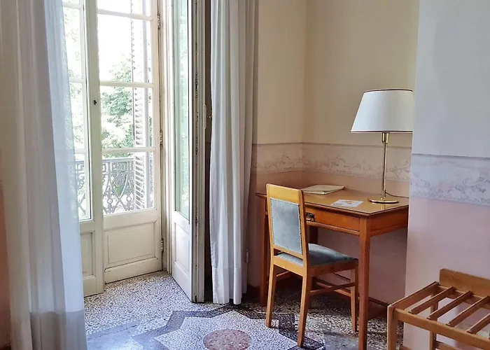 Hotel Roma E Rocca Cavour 3*