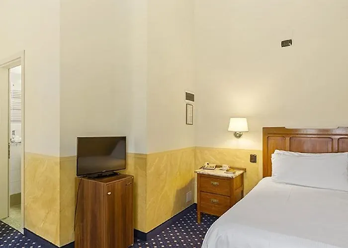 Hotel Roma E Rocca Cavour