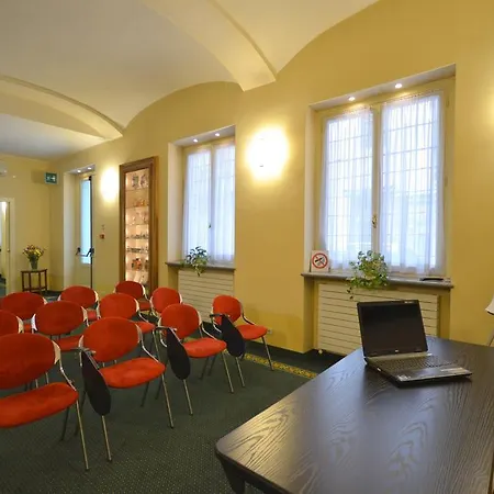 Szálloda Roma E Rocca Cavour 3*
