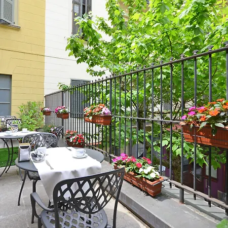 Roma E Rocca Cavour Szálloda 3*