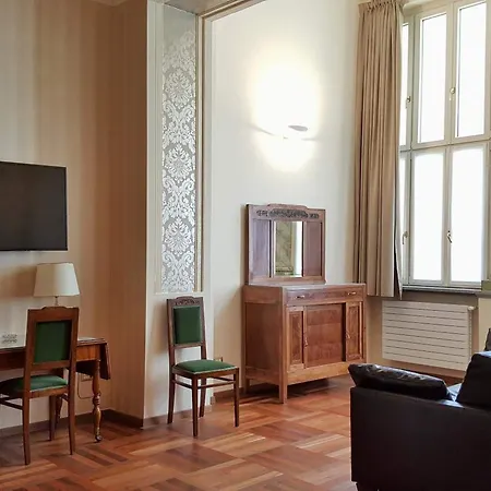 Szálloda Roma E Rocca Cavour 3*