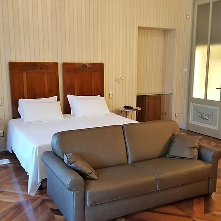 Roma E Rocca Cavour 3*