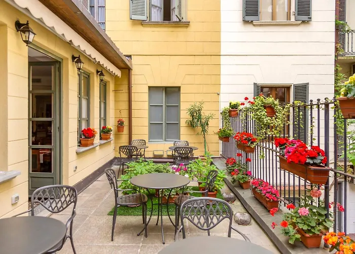 Roma E Rocca Cavour Szálloda 3*