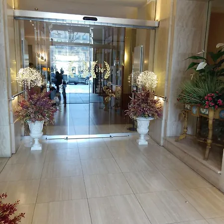 酒店 罗马和凯沃尔岩酒店 3*