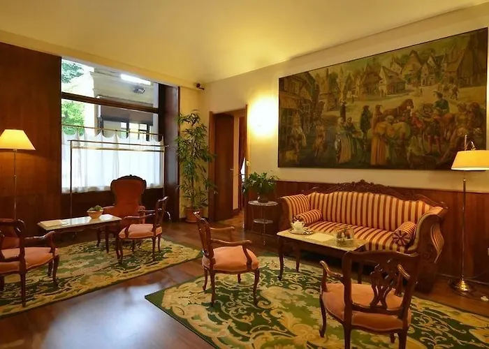 Roma E Rocca Cavour Hotel