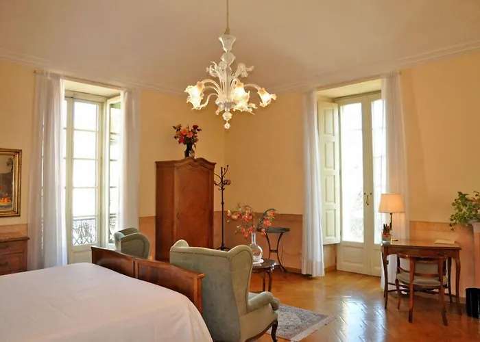 Roma E Rocca Cavour Hotel 3*