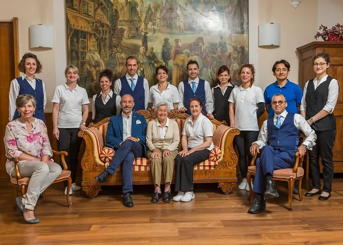 罗马和凯沃尔岩酒店